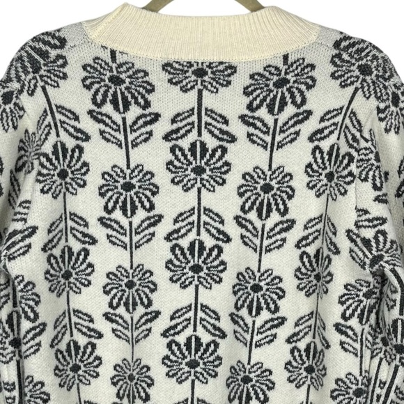 &Merci Cream & Gray Floral Print Cropped Sweater Size Large - Picture 6 of 13